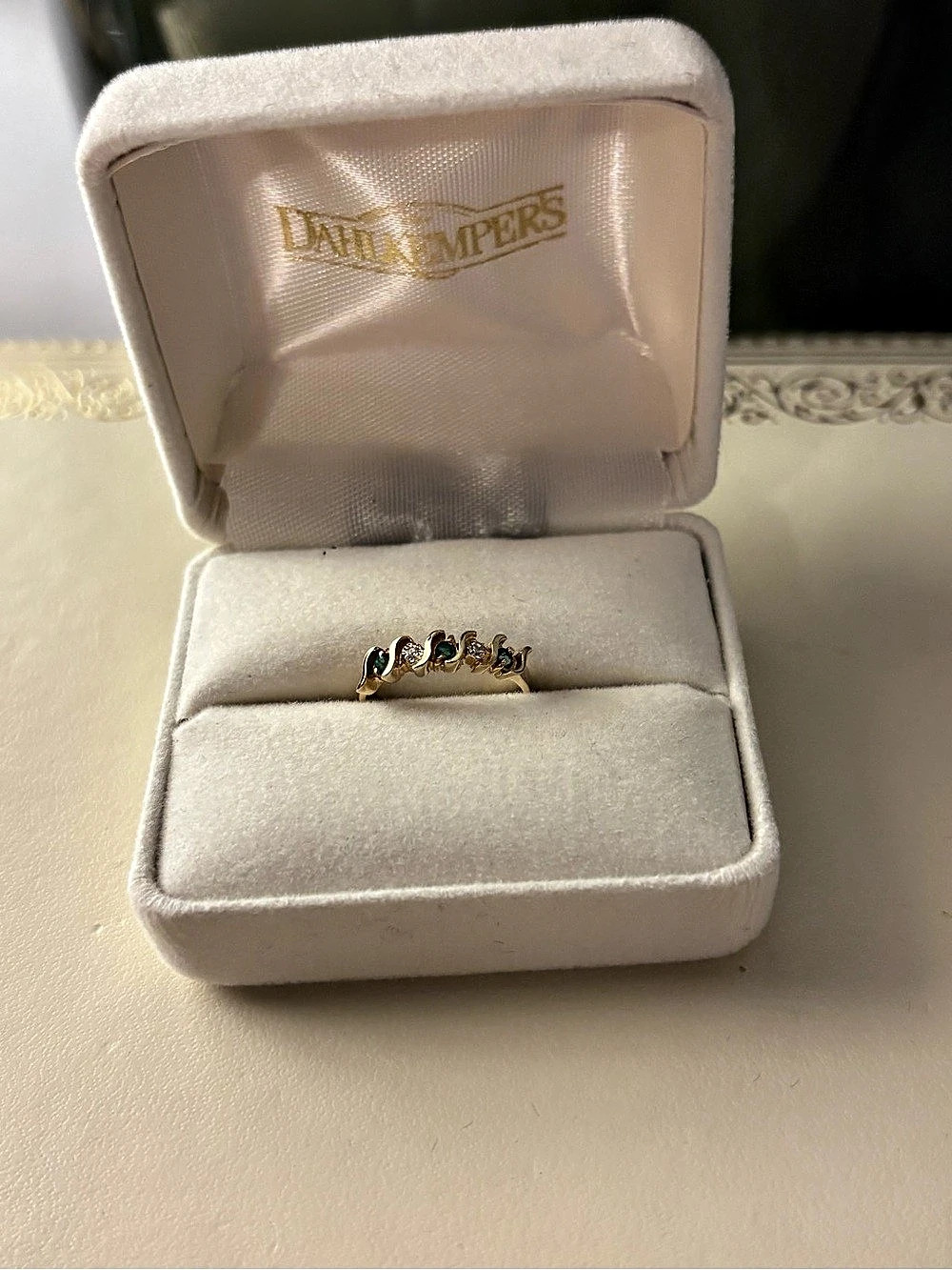 Vintage 10K Gold with Emeralds & Diamonds Ring Like New